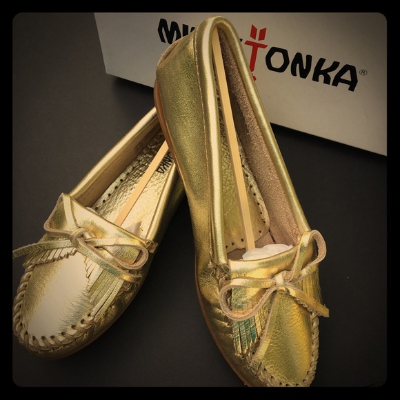 Minnetonka Shoes - Minnetonka Gold Moccasin